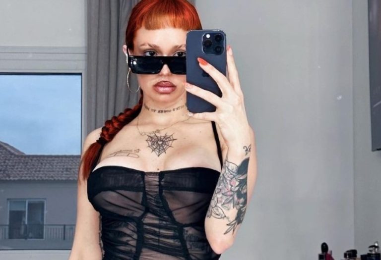 La Joaqui hizo un compilado de sus mejores looks y la rompió en Instagram: vinchas, corsets y shorts