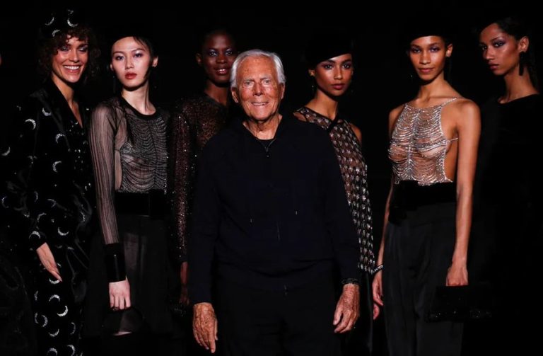 Giorgio Armani, el diseñador de casi 90 años y 11.000 millones de dólares, piensa en el futuro de su marca